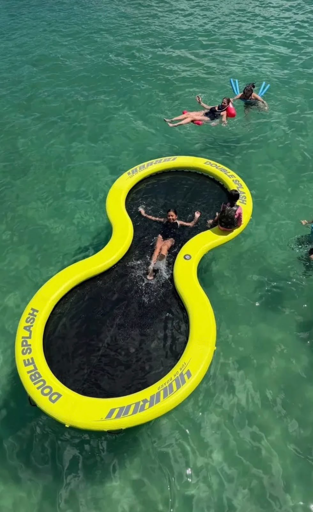 Double Splash — Lounge Flutuante para Curtir o Mar