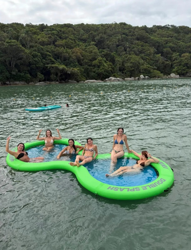 Double Splash — Lounge Flutuante para Curtir o Mar